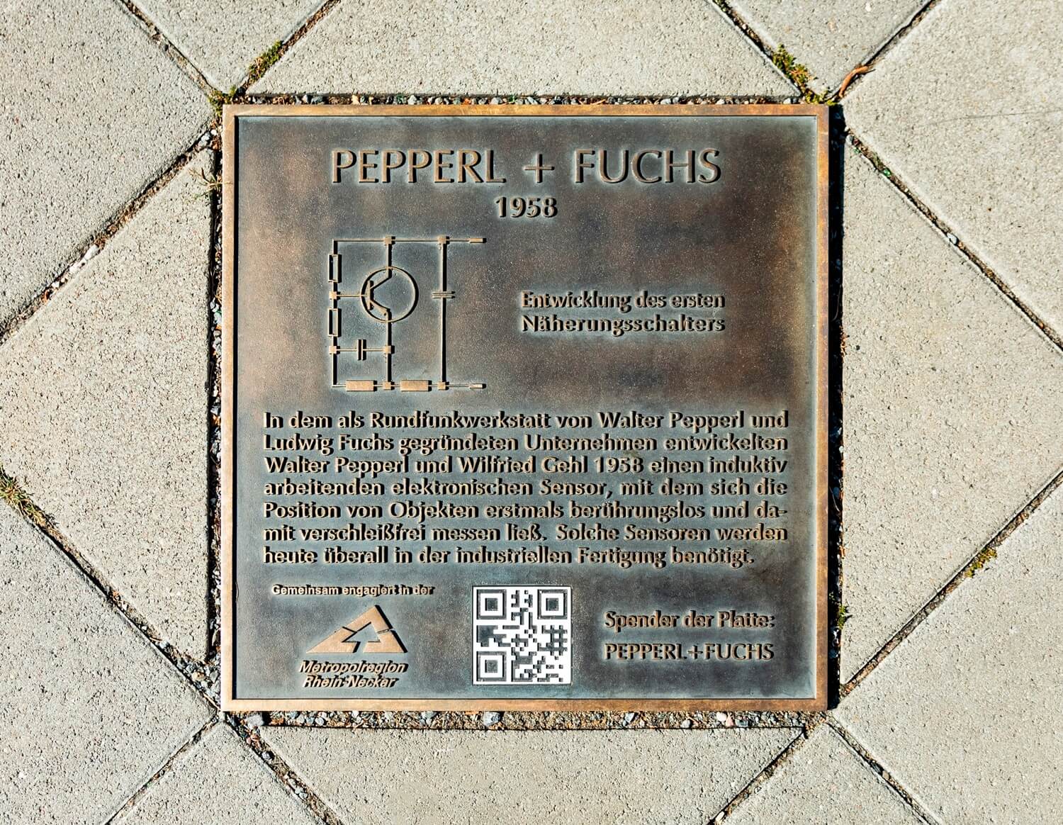 Bronze plaque on the Electoral Palatinate Mile of Innovations in Mannheim, Germany