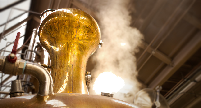 Pot Stills in einer Whisky-Destillerie