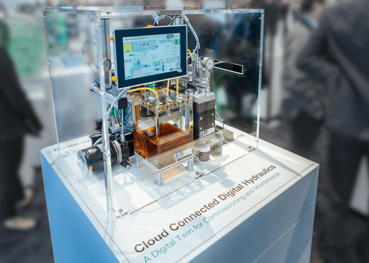 Digitalhydraulik-Demonstrator auf dem Pepperl+Fuchs Messestand